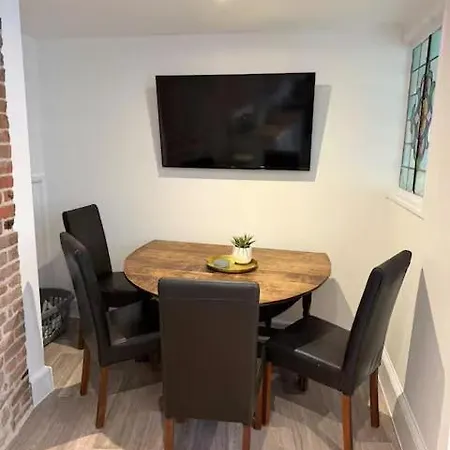 Apartment Two Bedroom In Town Centre JERSEY