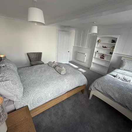 Two Bedroom In Town Centre